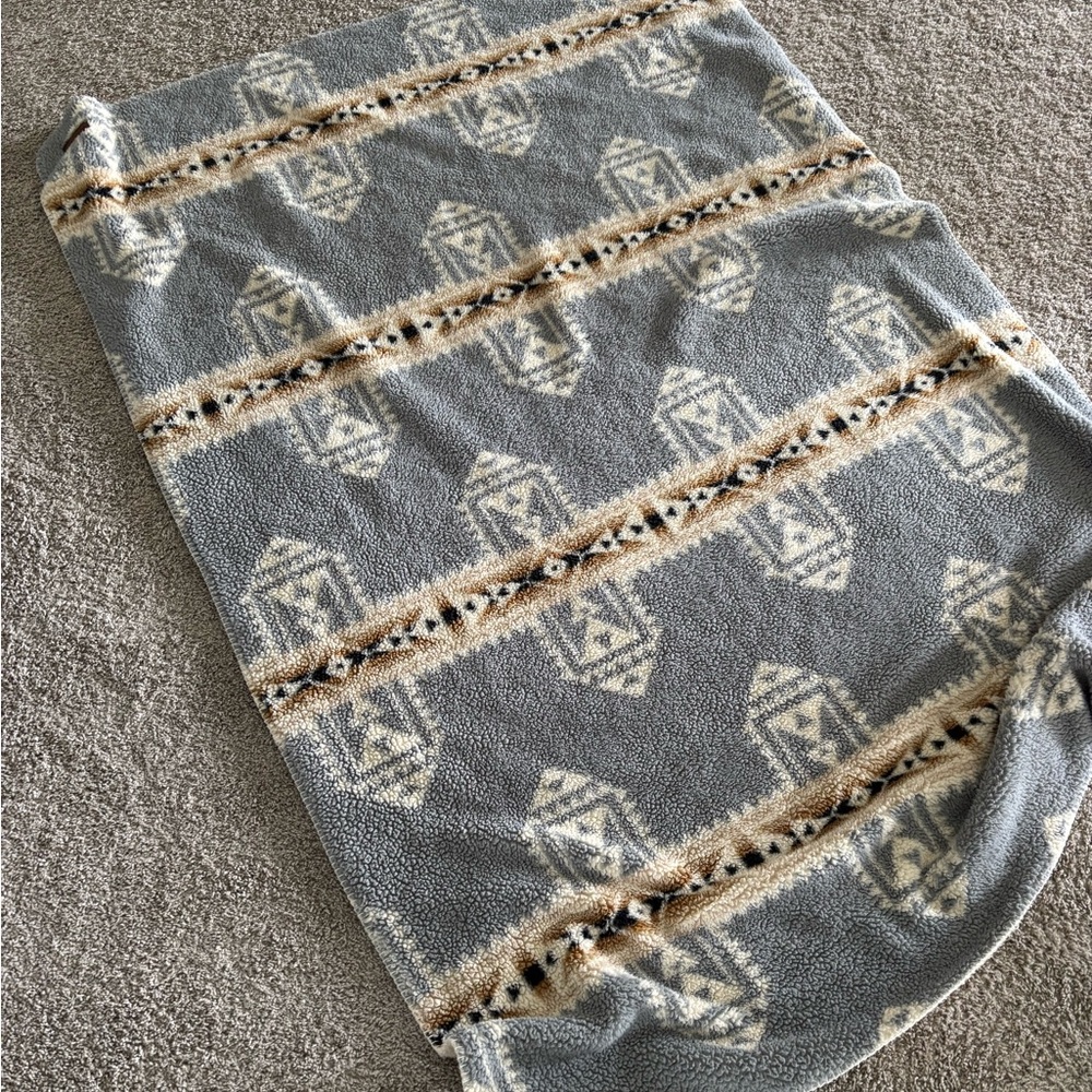 Pendleton Geometric Throw Blanket